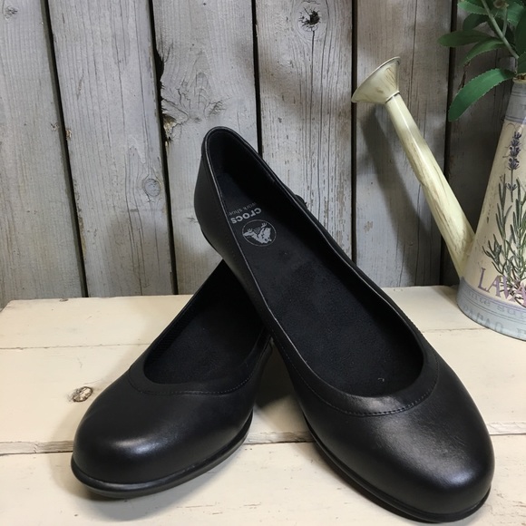 ladies leather crocs